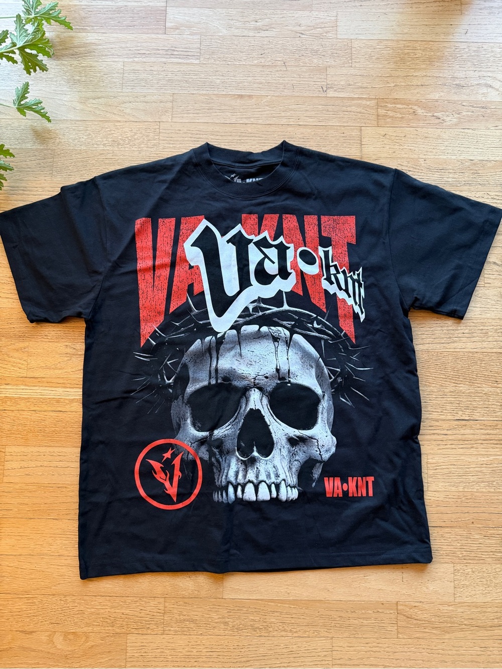 🔥 VAKNT Streetwear T-Shirt – New With Tags 🔥